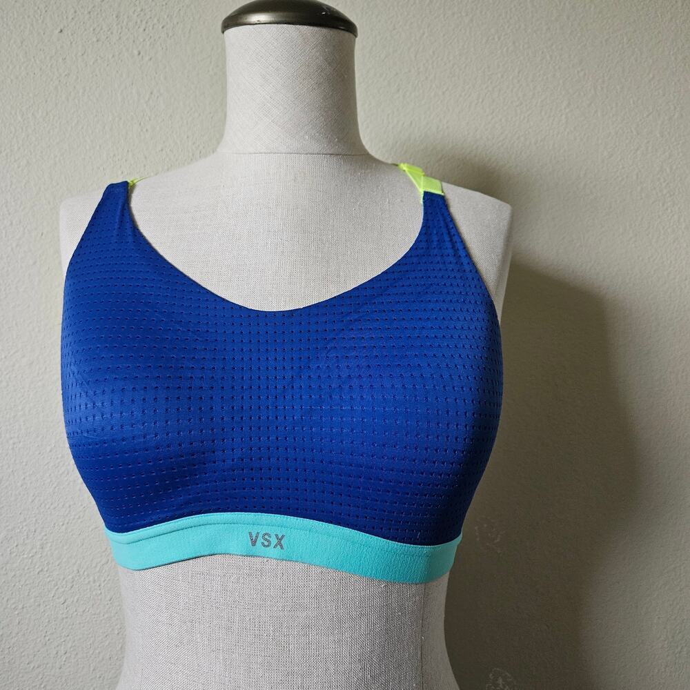 Lightweight by Victoria's Secret Strappy-Back Sport Bra Victoria 32D